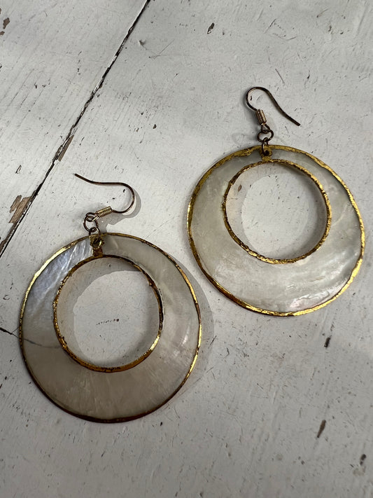 Boucles d’oreille nacre