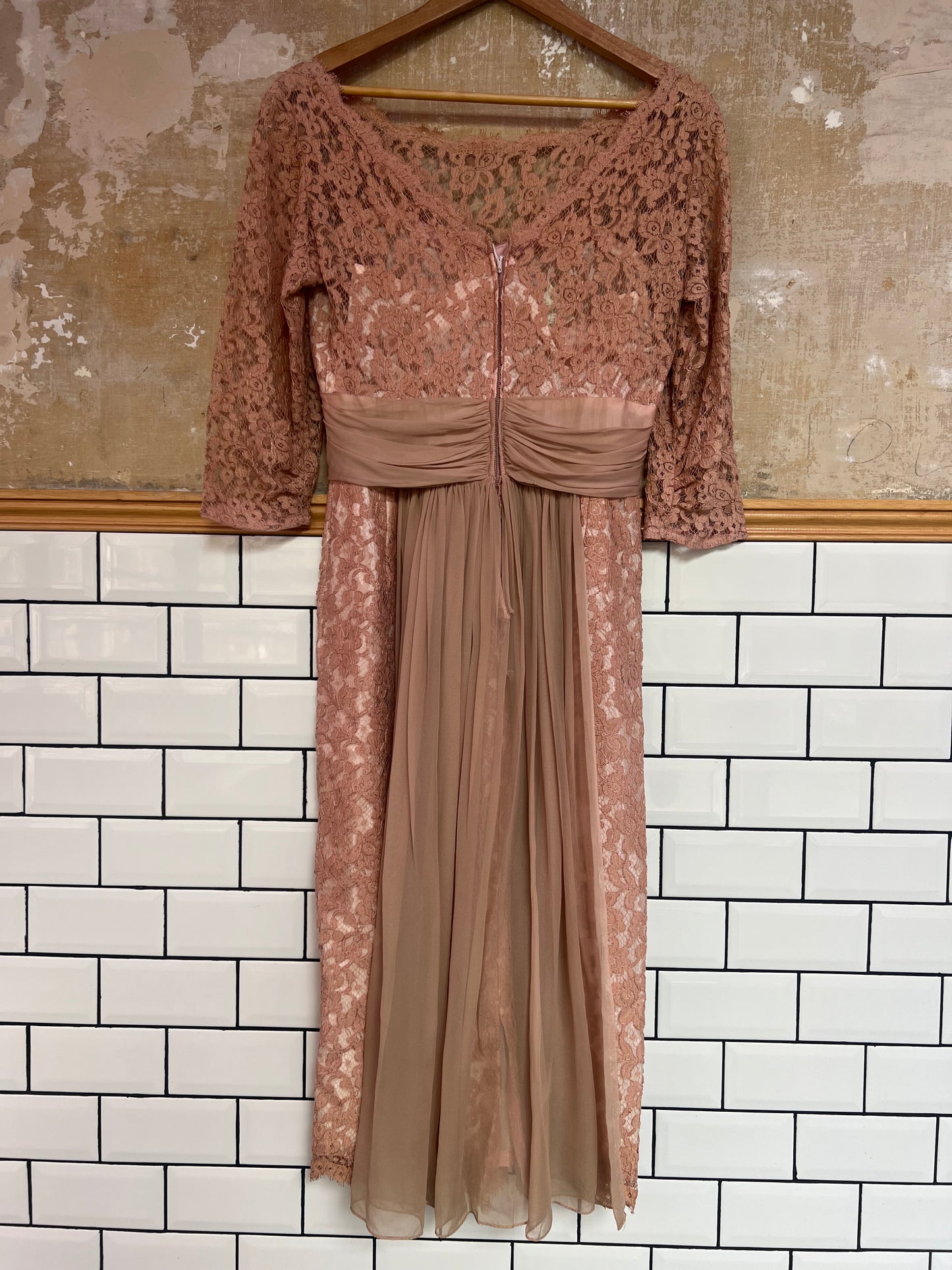 Robe dentelle vintage années 40