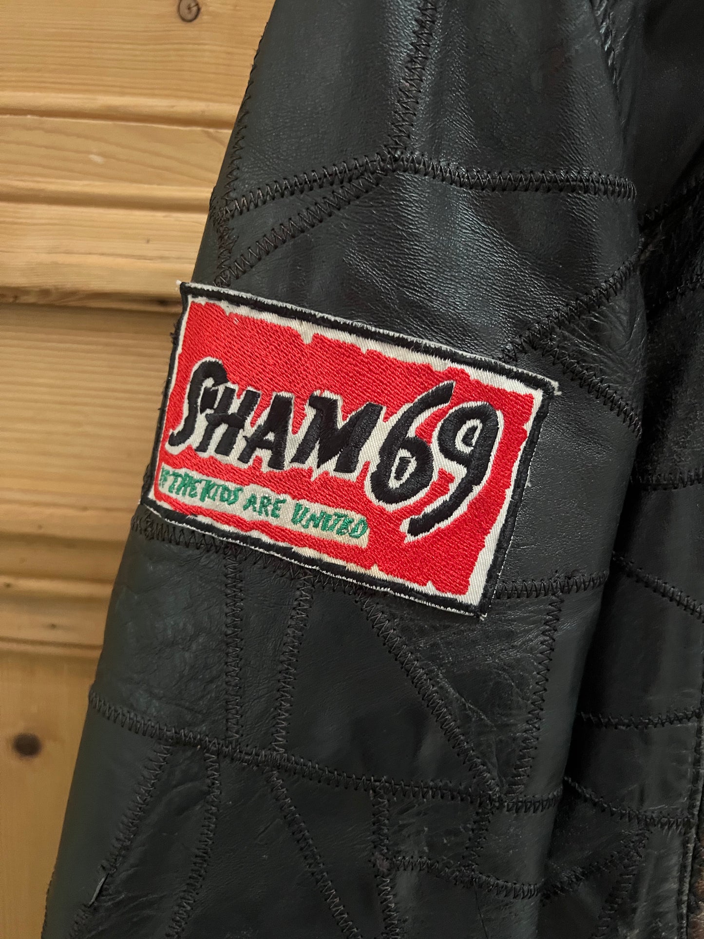 Perfecto vintage "Sham 69/ The Clash" patchwork de cuir <3